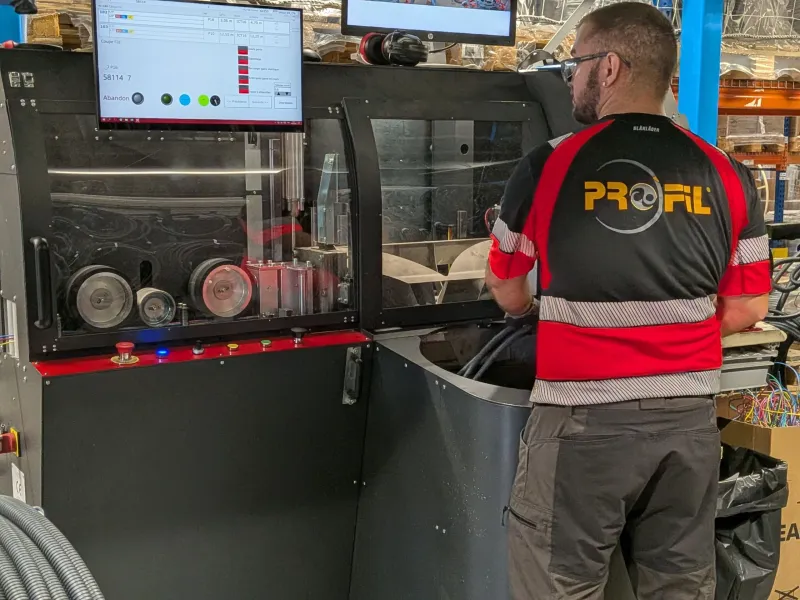 Préparation d'une pieuvre électrique dans l'atelier Pro'fil