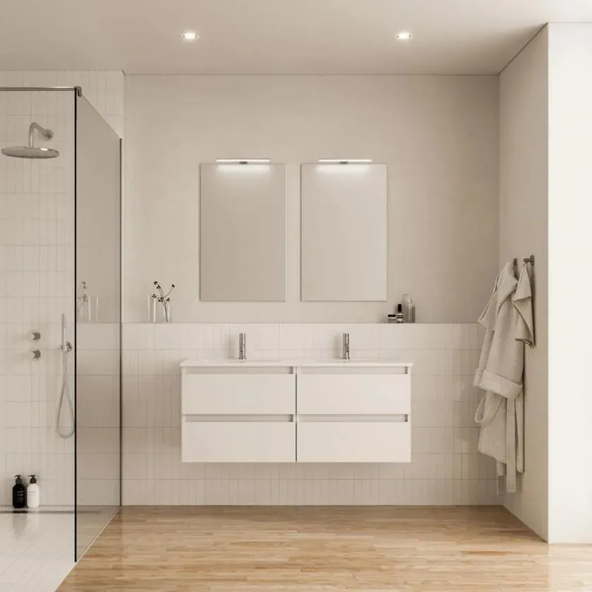 Salle de bains avec meuble double vasque